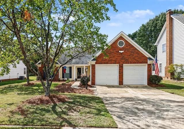 Photo 2 of Single family home for sale at 3203 Brookstone Trl, Indian Trail, NC 28079 | MLS# 4431545 | Listing updated on 2026-10-09