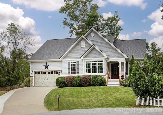 Photo 1 of Single family home for sale at 8 Broadmoor Dr, Arden, NC 28704 | MLS# 4431546 | Listing updated on 2026-10-07