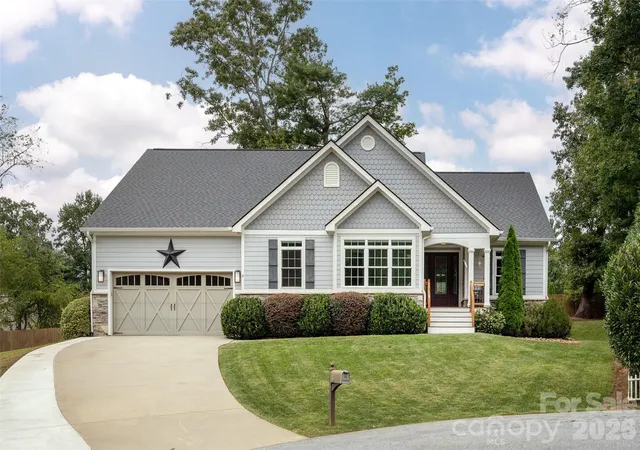 Photo 2 of Single family home for sale at 8 Broadmoor Dr, Arden, NC 28704 | MLS# 4431546 | Listing updated on 2026-10-07