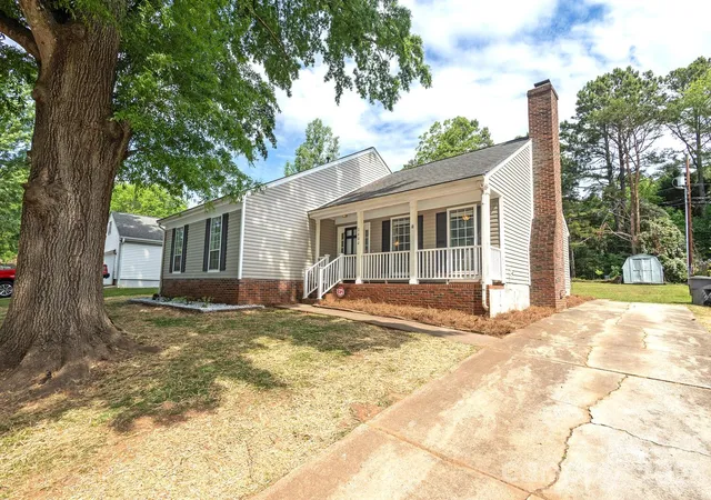 Photo 1 of Single family home for sale at 2600 Olde Whitehall Rd, Charlotte, NC 28273 | MLS# 4431549 | Listing updated on 2026-10-09