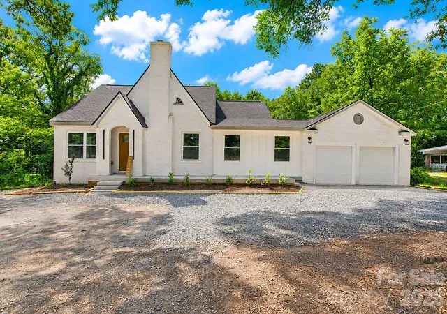 Photo 1 of Single family home for sale at 4115 Sharon Amity Rd, Charlotte, NC 28205 | MLS# 4431551 | Listing updated on 2026-10-06