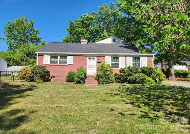 Photo 1 of Single family home for sale at 3012 Burbank Dr, Charlotte, NC 28216 | MLS# 4431557 | Listing updated on 2026-10-09