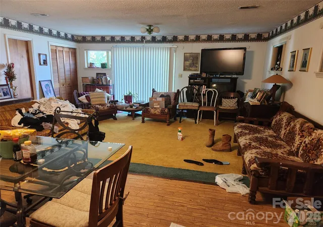 Photo 3 of Single family home for sale at 3012 Burbank Dr, Charlotte, NC 28216 | MLS# 4431557 | Listing updated on 2026-10-09