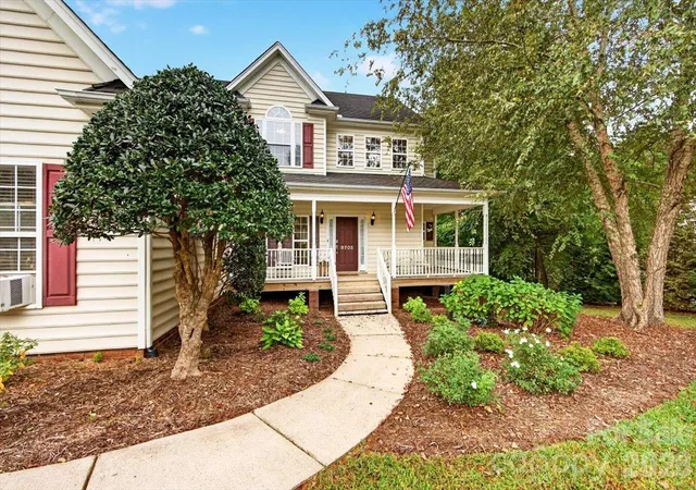 Photo 4 of Single family home for sale at 8705 Dartmoor Pl, Mint Hill, NC 28227 | MLS# 4431559 | Listing updated on 2026-10-07