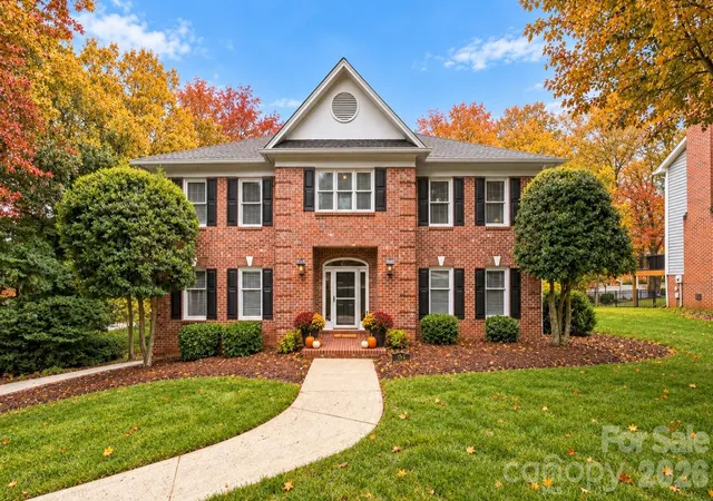 Photo 1 of Single family home for sale at 354 41st Avenue Pl Nw, Hickory, NC 28601 | MLS# 4431563 | Listing updated on 2026-10-06
