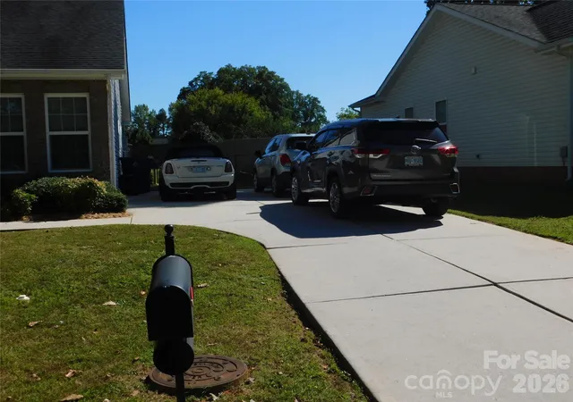 Photo 3 of Single family home for sale at 47 Linford St, Belmont, NC 28012 | MLS# 4431571 | Listing updated on 2026-10-07