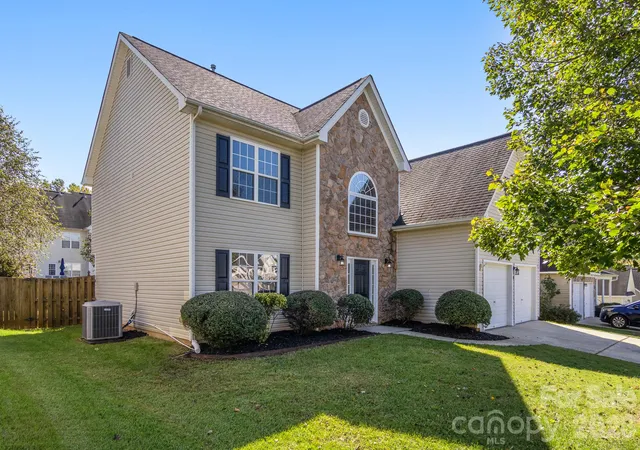 Photo 2 of Single family home for sale at 175 Scanlon Rd, Mooresville, NC 28115 | MLS# 4431575 | Listing updated on 2026-10-15