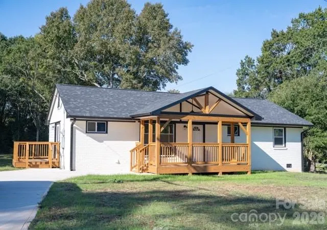 Photo 1 of Single family home for sale at 1733 Rhyne Carter Rd, Gastonia, NC 28054 | MLS# 4431580 | Listing updated on 2026-10-20