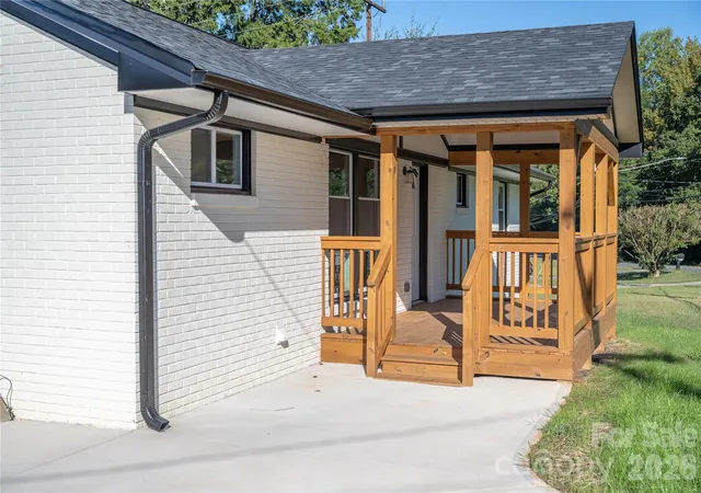 Photo 2 of Single family home for sale at 1733 Rhyne Carter Rd, Gastonia, NC 28054 | MLS# 4431580 | Listing updated on 2026-10-20