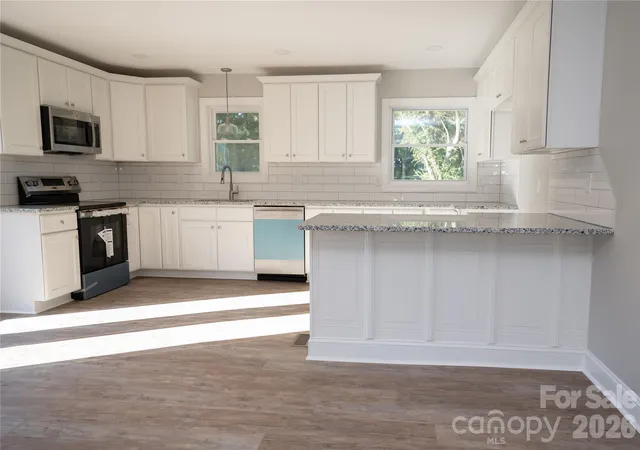 Photo 3 of Single family home for sale at 1733 Rhyne Carter Rd, Gastonia, NC 28054 | MLS# 4431580 | Listing updated on 2026-10-20