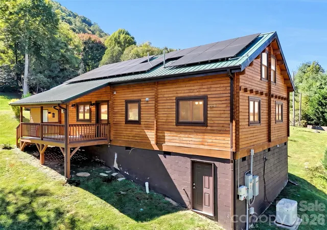 Photo 2 of Single family home for sale at 200 Linsonwood Ridge, Waynesville, NC 28786 | MLS# 4431585 | Listing updated on 2026-10-07