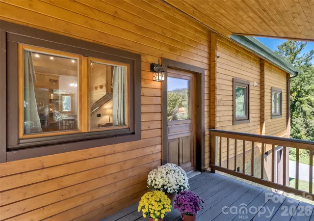 Photo 4 of Single family home for sale at 200 Linsonwood Ridge, Waynesville, NC 28786 | MLS# 4431585 | Listing updated on 2026-10-07