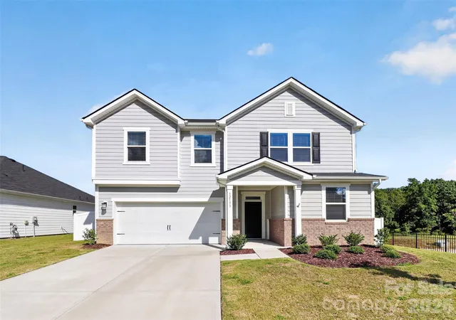 Photo 1 of Single family home for sale at 12133 Rowan Hl Dr, Huntersville, NC 28078 | MLS# 4431589 | Listing updated on 2026-10-08