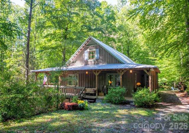 Photo 3 of Single family home for sale at 2218 Mountain Page Rd, Saluda, NC 28773 | MLS# 4431593 | Listing updated on 2026-10-08