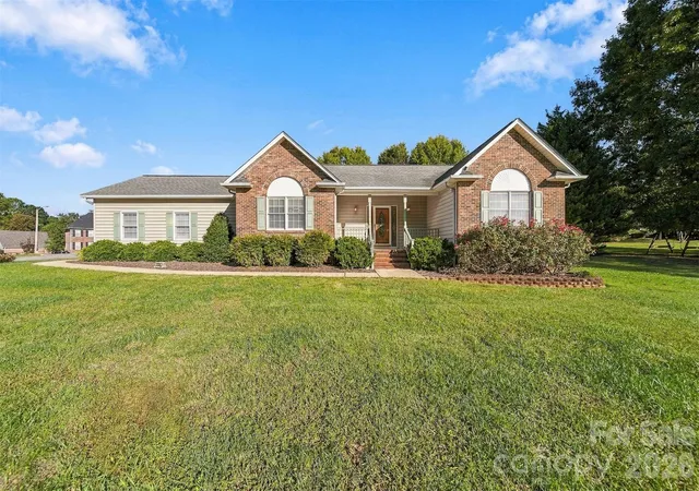Photo 1 of Single family home for sale at 1119 Edgefield Ln, Newton, NC 28658 | MLS# 4431602 | Listing updated on 2026-10-09