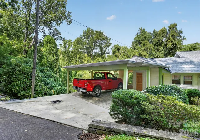 Photo 2 of Single family home for sale at 409 Lockhart Rd, Tryon, NC 28782 | MLS# 4431607 | Listing updated on 2026-10-29