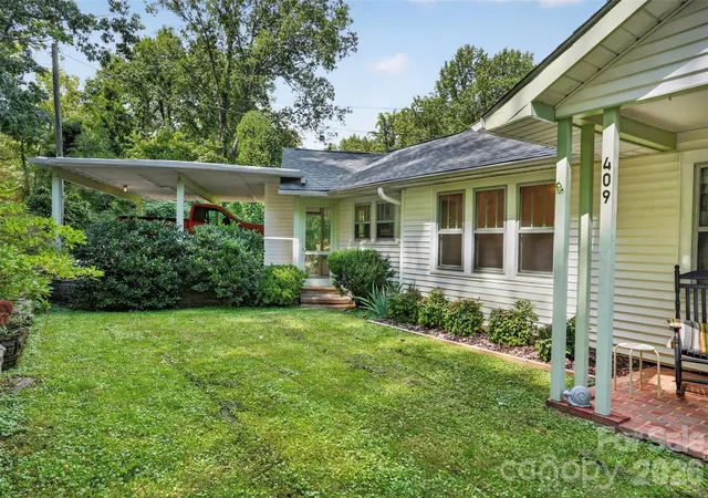 Photo 4 of Single family home for sale at 409 Lockhart Rd, Tryon, NC 28782 | MLS# 4431607 | Listing updated on 2026-10-29