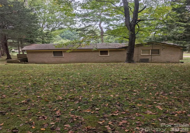 Photo 3 of Single family home for sale at 506 California Cir, York, SC 29745 | MLS# 4431614 | Listing updated on 2026-10-05