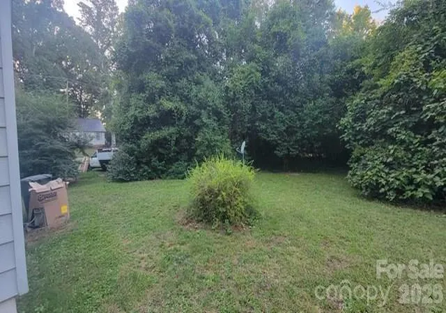 Photo 21 of Single family home for sale at 910 W Mauney Ave, Gastonia, NC 28052 | MLS# 4431619 | Listing updated on 2026-10-08