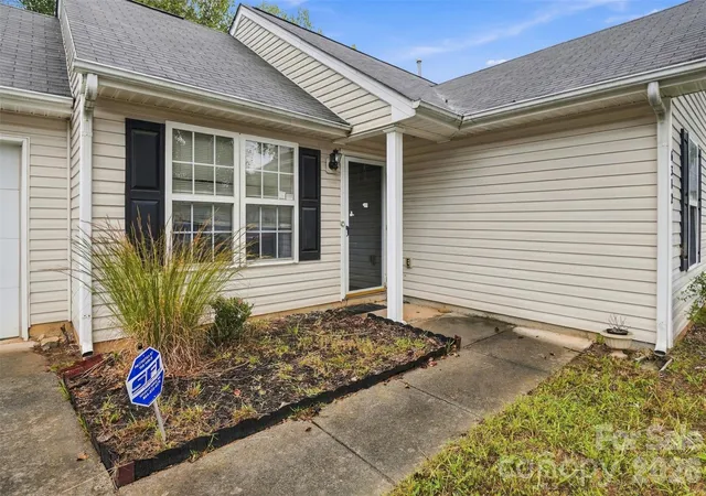 Photo 3 of Single family home for sale at 6312 Andrew Colten Ct, Charlotte, NC 28214 | MLS# 4431628 | Listing updated on 2026-10-20