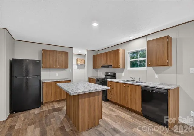 Photo 3 of Single family home for sale at 1020 Freedom Dr, Statesville, NC 28625 | MLS# 4431635 | Listing updated on 2026-10-09