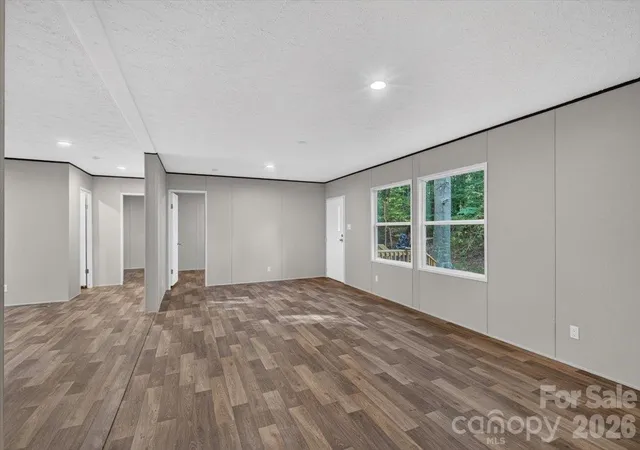 Photo 4 of Single family home for sale at 1020 Freedom Dr, Statesville, NC 28625 | MLS# 4431635 | Listing updated on 2026-10-09