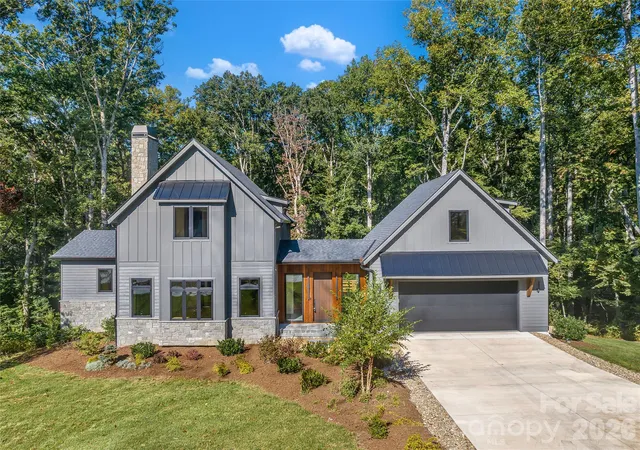 Photo 2 of Single family home for sale at 25 Ted Linn Dr, Fairview, NC 28730 | MLS# 4431637 | Listing updated on 2026-10-07