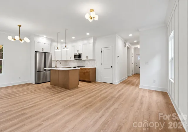 Photo 4 of Single family home for sale at 603 W Lewis St, Dallas, NC 28034 | MLS# 4431646 | Listing updated on 2026-10-28