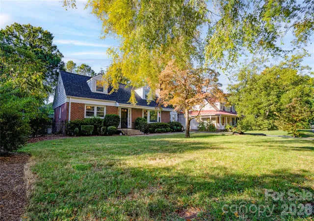 Photo 2 of Single family home for sale at 309 W Mountain St, Kings Mountain, NC 28086 | MLS# 4431647 | Listing updated on 2026-10-08