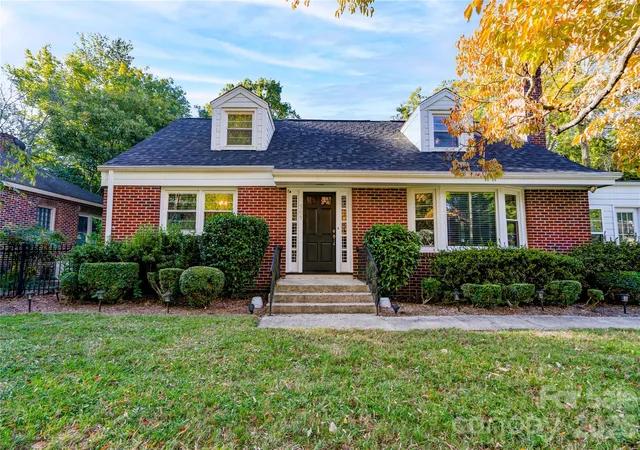 Photo 3 of Single family home for sale at 309 W Mountain St, Kings Mountain, NC 28086 | MLS# 4431647 | Listing updated on 2026-10-08