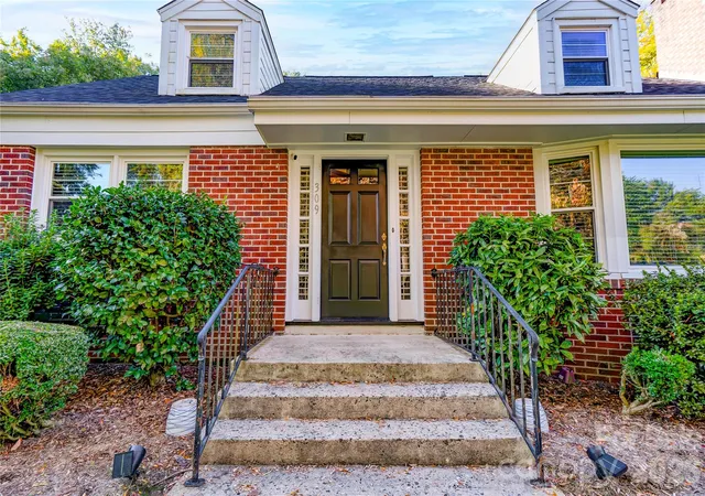 Photo 4 of Single family home for sale at 309 W Mountain St, Kings Mountain, NC 28086 | MLS# 4431647 | Listing updated on 2026-10-08