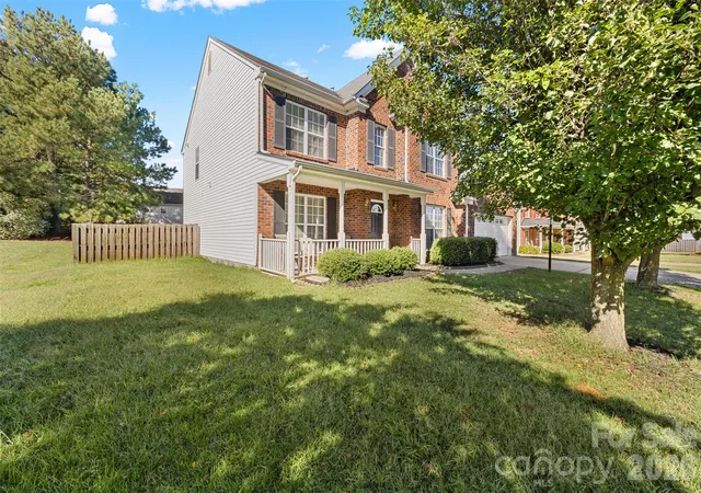 Photo 3 of Single family home for sale at 156 Rusty Nail Dr, Mooresville, NC 28115 | MLS# 4431670 | Listing updated on 2026-10-06