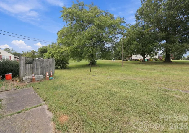 Photo 2 of Single family home for sale at 2204 W Main St, Albemarle, NC 28001 | MLS# 4431673 | Listing updated on 2026-10-07