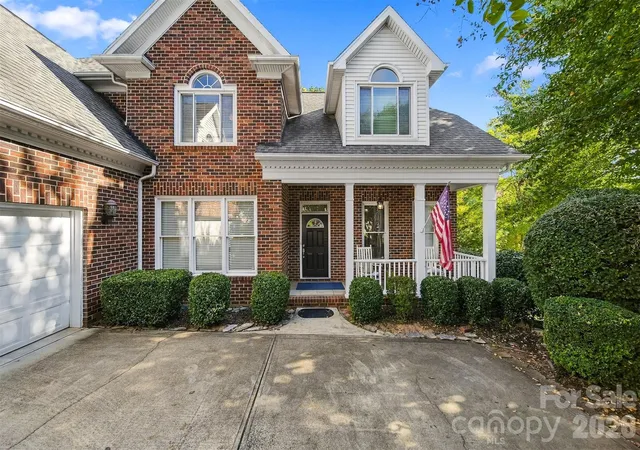 Photo 2 of Single family home for sale at 5539 Sunstar Ct, Charlotte, NC 28226 | MLS# 4431682 | Listing updated on 2026-10-07