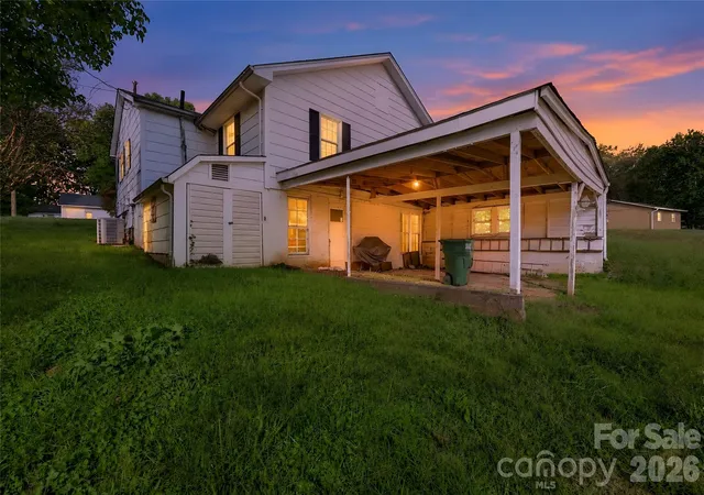Photo 1 of Single family home for sale at 519 E 2nd Avenue, Newton, NC 28658 | MLS# 4431689 | Listing updated on 2026-10-07