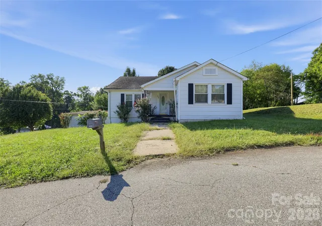 Photo 2 of Single family home for sale at 519 E 2nd Avenue, Newton, NC 28658 | MLS# 4431689 | Listing updated on 2026-10-07