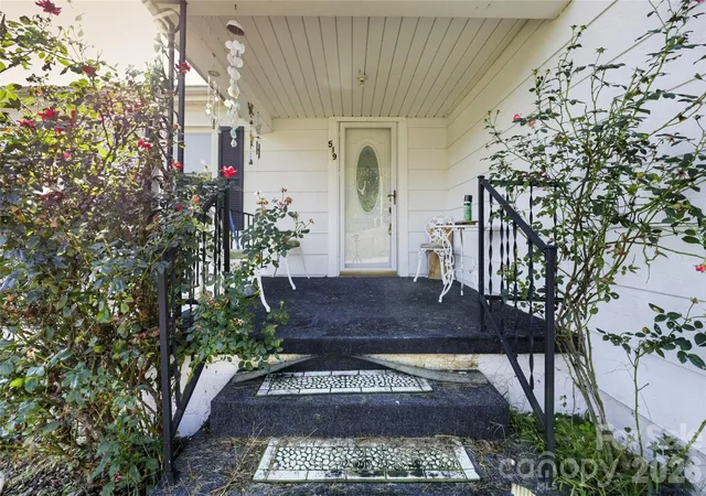 Photo 4 of Single family home for sale at 519 E 2nd Avenue, Newton, NC 28658 | MLS# 4431689 | Listing updated on 2026-10-07