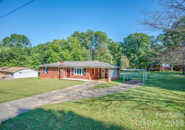 Photo 2 of Single family home for sale at 170 Franklin Dr, Forest City, NC 28043 | MLS# 4431691 | Listing updated on 2026-10-06