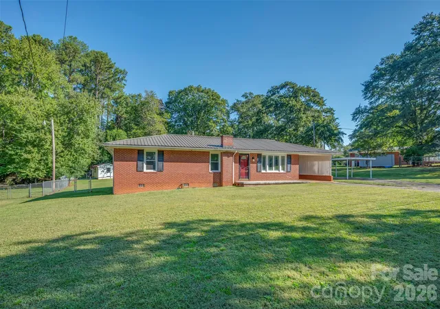 Photo 3 of Single family home for sale at 170 Franklin Dr, Forest City, NC 28043 | MLS# 4431691 | Listing updated on 2026-10-06