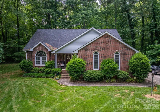 Photo 1 of Single family home for sale at 645 Deerfield Dr, Mount Holly, NC 28120 | MLS# 4431707 | Listing updated on 2026-10-07