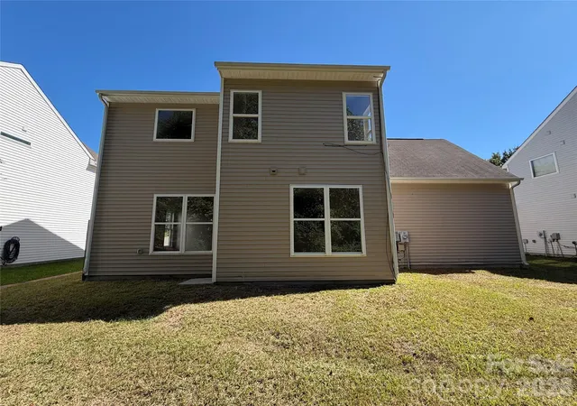 Photo 4 of Single family home for sale at 4735 Nijinsky Ct, Charlotte, NC 28216 | MLS# 4431711 | Listing updated on 2026-10-07