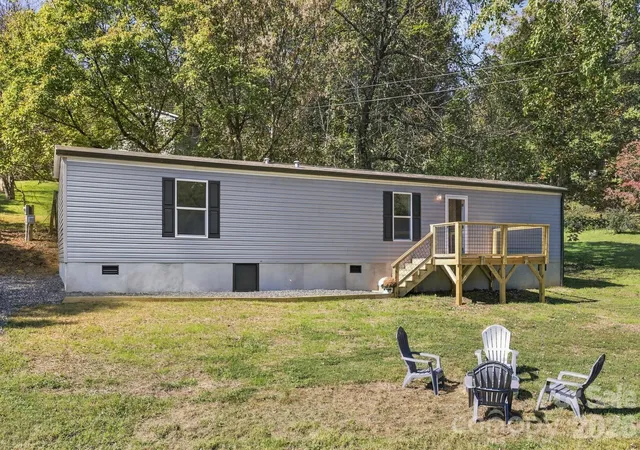 Photo 2 of Single family home for sale at 85 Trent Rd, Brevard, NC 28712 | MLS# 4431718 | Listing updated on 2026-10-20