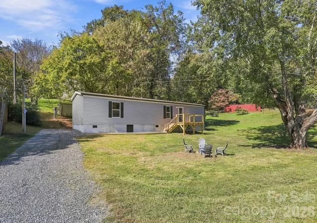 Photo 3 of Single family home for sale at 85 Trent Rd, Brevard, NC 28712 | MLS# 4431718 | Listing updated on 2026-10-20