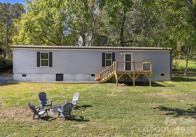 Photo 3 of Single family home for sale at 85 Trent Rd, Brevard, NC 28712 | MLS# 4431718 | Listing updated on 2026-10-20