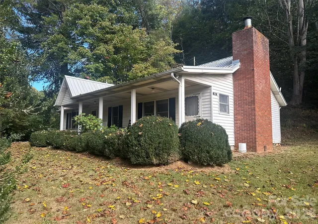 Photo 1 of Single family home for sale at 43 Kellogg Farm Rd, Green Mountain, NC 28740 | MLS# 4431724 | Listing updated on 2026-10-07