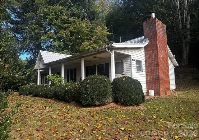 Photo 3 of Single family home for sale at 43 Kellogg Farm Rd, Green Mountain, NC 28740 | MLS# 4431724 | Listing updated on 2026-10-07