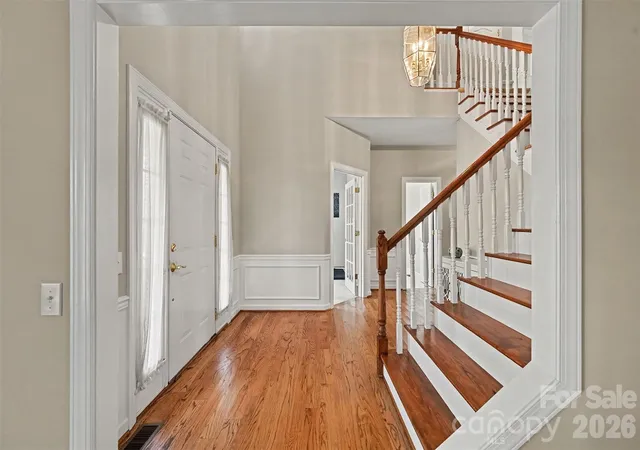 Photo 3 of Single family home for sale at 5523 Tullamore Ln, Charlotte, NC 28269 | MLS# 4431726 | Listing updated on 2026-10-06