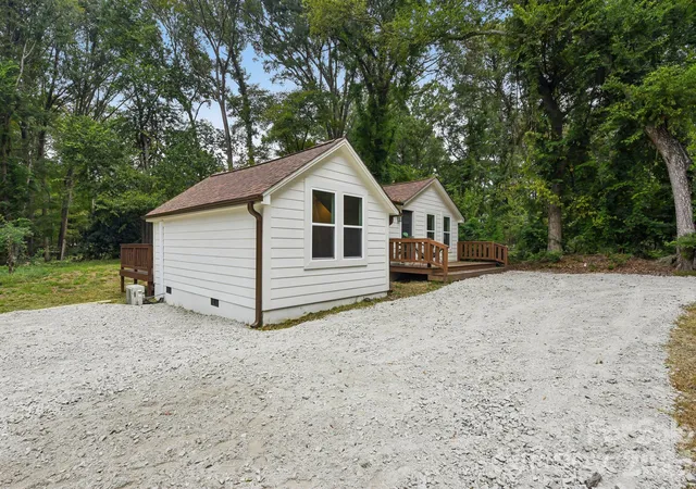 Photo 3 of Single family home for sale at 213 Kings Mountain St #B, York, SC 29745 | MLS# 4431740 | Listing updated on 2026-10-08