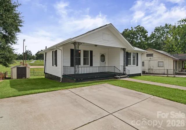 Photo 2 of Single family home for sale at 227 School St, High Shoals, NC 28077 | MLS# 4431747 | Listing updated on 2026-10-08