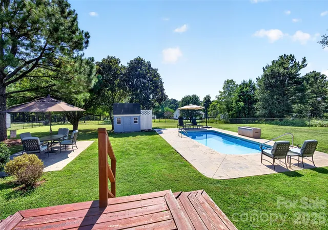 Photo 3 of Single family home for sale at 171 Pleasant Dr, Statesville, NC 28677 | MLS# 4431755 | Listing updated on 2026-10-08